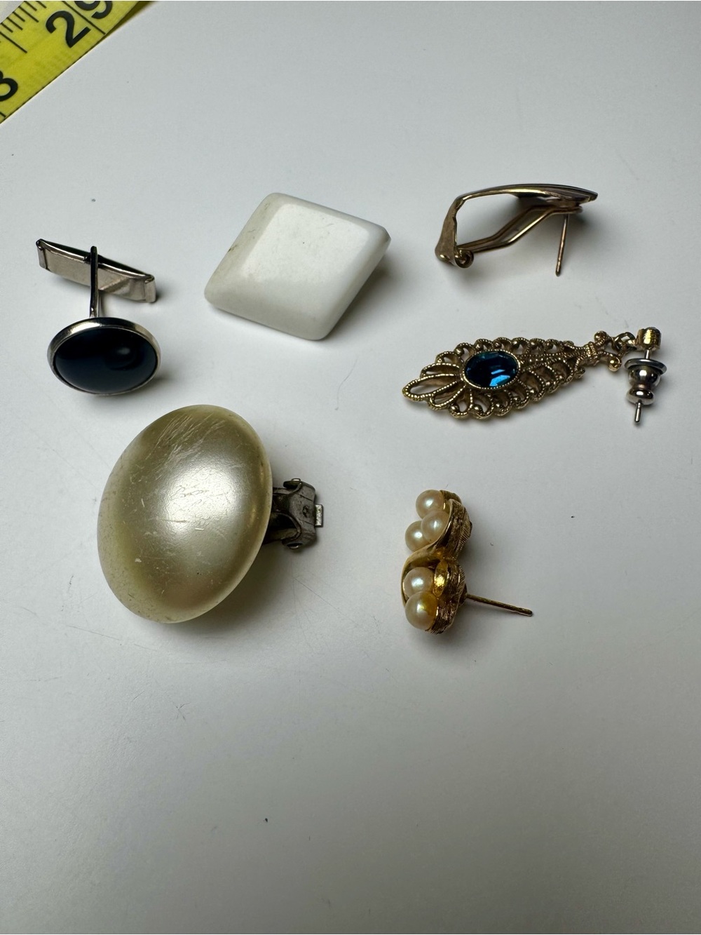 Assorted Women’s Jewelry Lot- Gold, White, Blue, Pearl Accents. Jewelry Making